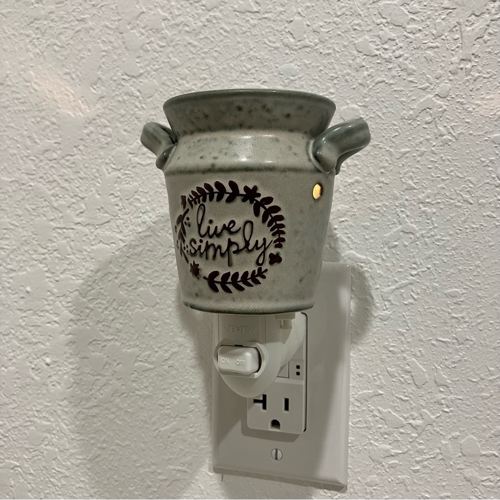 Scentsy "Live Simply" Mini Wax Warmer